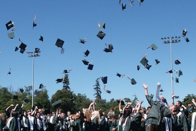 graduation-group photo